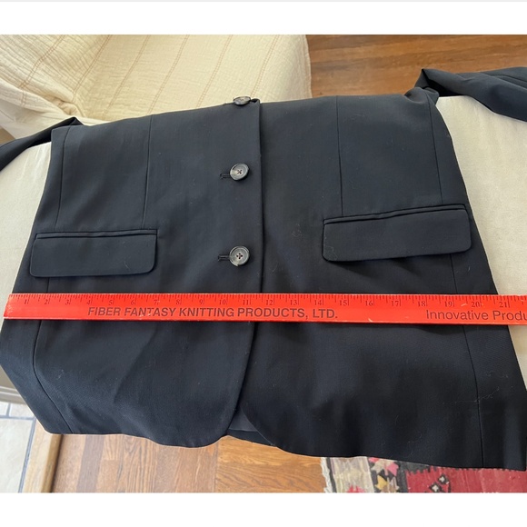 EVERLANE The '80's Italian Wool Blend Oversized 3-Button Blazer in Black - 4 - Picture 9 of 11